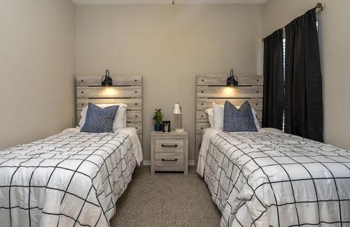 Longview House | Just Passing Through