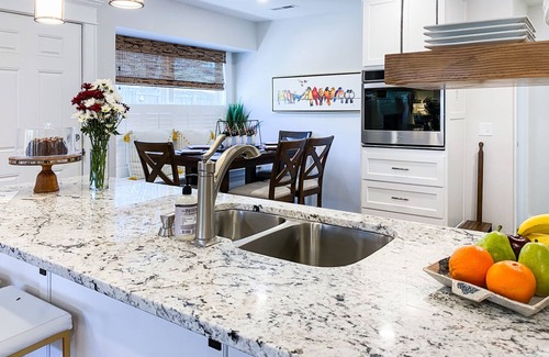 Bentonville House | Just read the reviews and we think you'll choose Starlanding! Sleeps 6, 2 baths