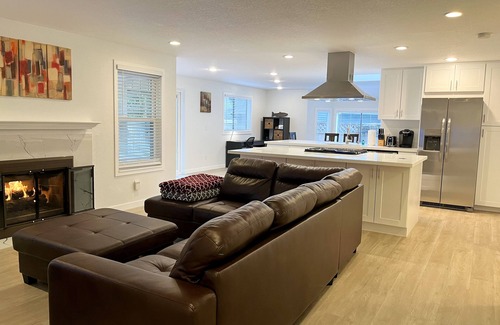 Juanita House | Just Remodeled 3bd/2.25ba in Kirkland/Juanita with Amazing Walkability