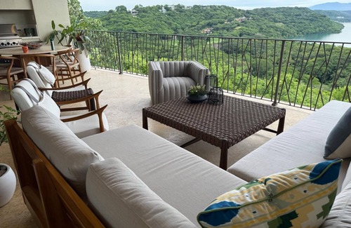 Papagayo Peninsula Villa | Just Renovated—Free Beach Club Passes, The BEST Monkey Views!