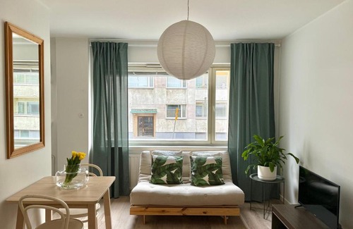 Alppiharju Apartment | Just renovated Stylish Nordic Studio by Tram Stop
