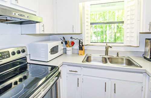 Anna Maria House | Just steps to the beach! -Sol Searcher
