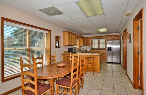 Crane Hill Apartment | "JUST STEPS TO THE WATER" PRIVATE 2 BR 2 BATH APARTMENT ON 5 POINTS COVE
