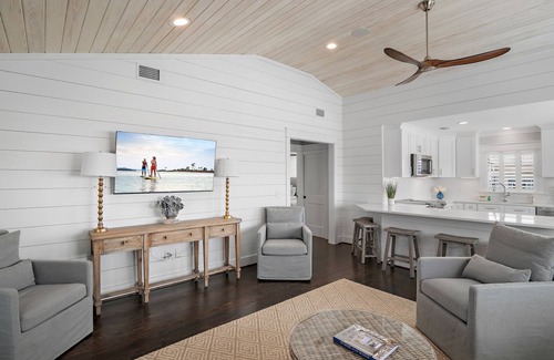 Seagrove Beach House | Just steps to Eastern Lake Beach Access!6 Seater GOLF CART, 4 Bikes Included!