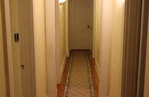 Avondale Apartment | Just the perfect fit! 3 Bedroom furnished apartment in GasLight District Clifton