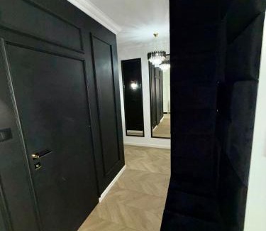 Grunwald Apartment | Just Unique black