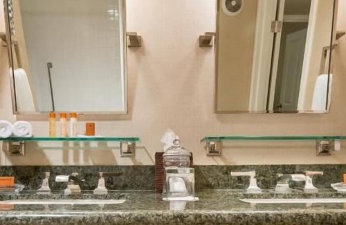 Cupertino House | Just What You Were Looking For! Free Breakfast, Onsite Pool, Free Parking