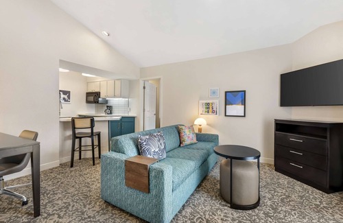 Herndon Apartment | Just What You Were Looking For! Kitchen, Free Breakfast, Onsite Parking