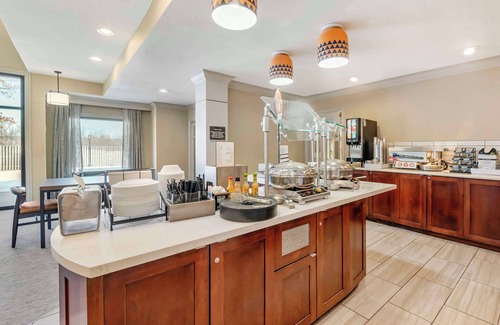 Herndon Apartment | Just What You Were Looking For! Kitchen, Free Breakfast, Onsite Parking