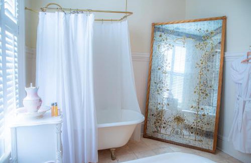 Historic Downtown Savannah Bed & Breakfast | Justine Inn Savannah
