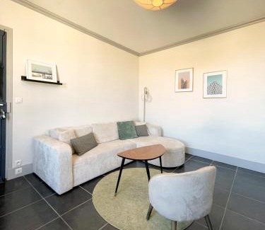 Chartres Apartment | Jutopie
