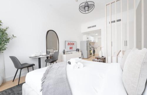 Jumeirah Village Circle Apartment | JVC apartment for 2 people with Swimming Pool