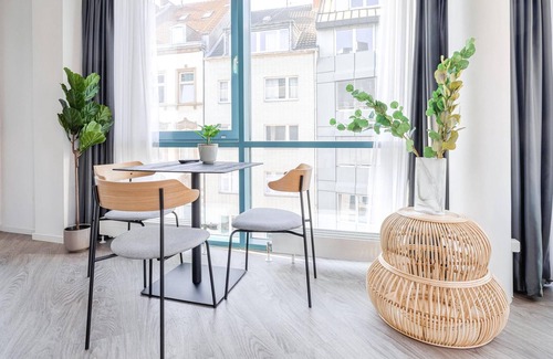 New Town Apartment | Köln Friesenplatz | Suite XXL + Sofa Bed (LT)