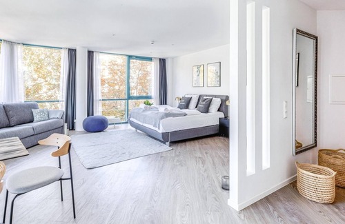New Town Apartment | Köln Friesenplatz | Suite XXL + Sofa Bed (LT)