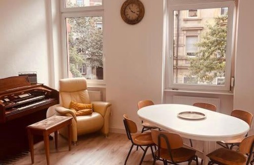 Karlsruhe City Centre Apartment | Künstlerisches Apartment