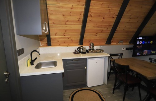Masukiye House | Kışın Isıtmalı havuz, yazın yeşilin tadını çıkartmak için köyevi Teras bungolov