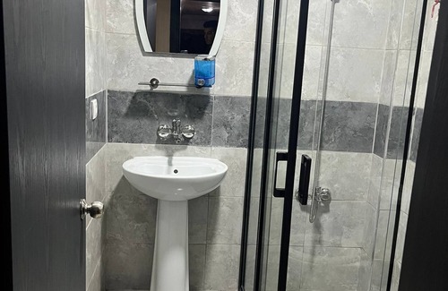 Karaoz Hotel | Kılıç AirPort OTEL