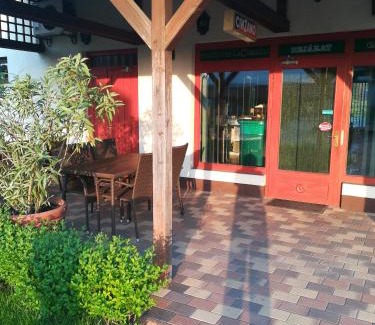 Kiskoroes Hotel | Kőrös Hotel