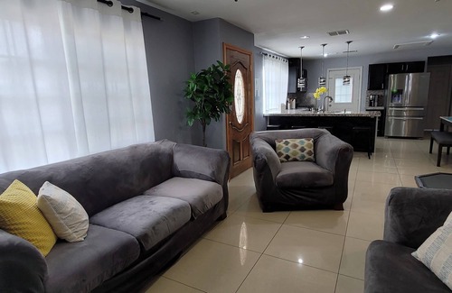 Las Vegas House | K - Fully remodeled and professionally decorated