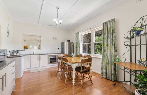 Victor Harbor House | K.Rose Cottage In the heart of Victor Harbor