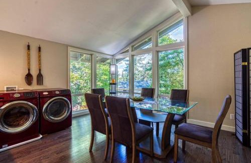 Kingsgate House | K1 PRODUCTIVITY VILLA Perfect for WFH & occasions