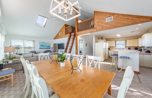 South Nags Head House | K1056 Sunrise Sunset. 5 bedroom, Pet friendly, Wraparound Ocean View Decks!