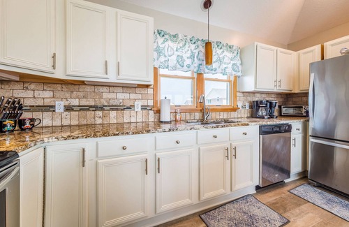 Nags Head Hotel | K1116 The Life of Riley. Pool, Hot Tub, Pool Table, Fire Pit, Ocean View!