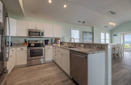 Nags Head House | K1227 Savannah. Oceanfront, Pool, Hot Tub, Rec Room/Pool Table!