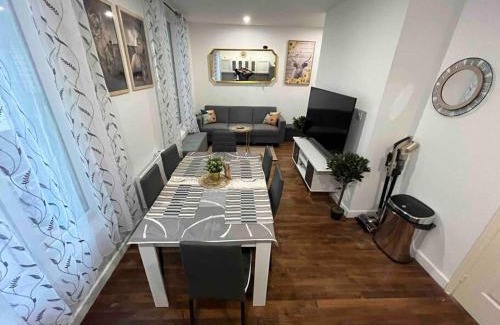 Bagneux Villa | K3- Maison 2min RER 15min PARIS-EXPO 4 chambres/10 lits