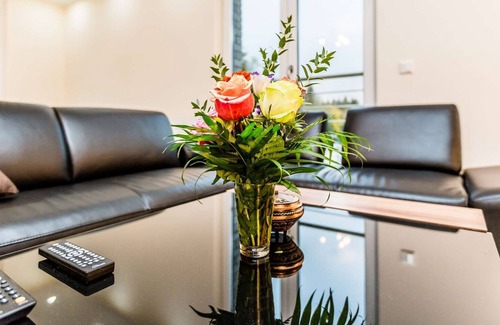Rath-Heumar Apartment | K83 Apartment for 8 people with terrace and free WiFi in Cologne Rath