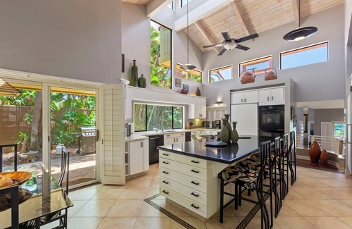 Kaanapali House | Ka’anapali Home with ocean & golf course views