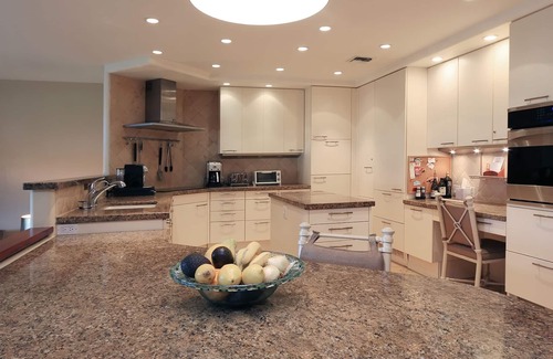 Kaanapali Condo | Kaanapali Royal J102 - Modern accommodations with all the comforts of home!