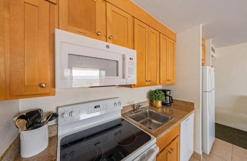 Downtown Lahaina Apartment | Kaanapali Shores 940 · KS 940 Top Floor Studio w Ocean Views AC