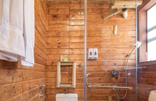 Gagar Ski Chalet | Kaath Maati-Luxurious woodem two storied Treehouse in the lap of nature