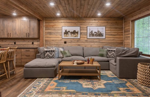 Island Park Cabin | KABINO: Riverfront Hot Tub Arcade Games FirePit WiFi