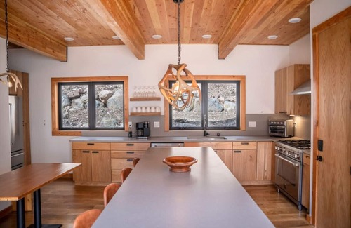 Taos Ski Valley Ski Chalet | Kachina Peak Chalet - Ski Haven in Taos Ski Valley