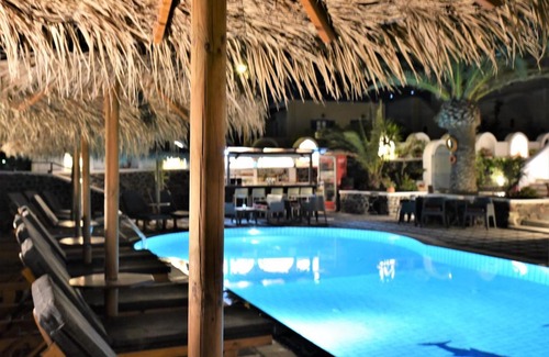 Kamari Hotel | Kafouros Hotel