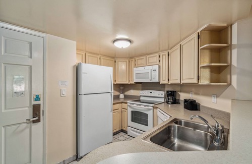 Kahana Apartment | Kahana Falls Maui by VRI Americas
