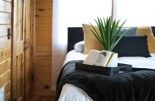 Broken Bow Cabin | Kahlo Cabin 3 Bedroom Sleeps 6-8 Broken Bow Lake and Restaurants Nearby!