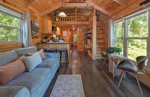 Lookout Valley Neighborhood Association Apartment | Kai Cabin | Wauhatchie Woodlands Close to Downtown