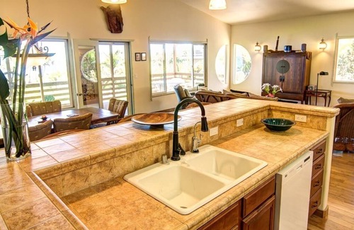 Waa Waa Villa | Kai Malolo "Quiet Seas "Oceanfront Eco-Home now with A/C
