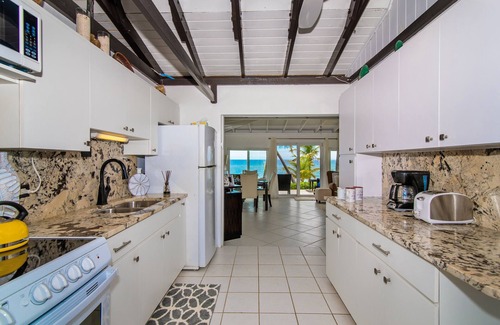 North Side House | Kai Tana: Cozy Rum Point Cottage on Wide Sandy Beach w/Awesome Snorkeling!