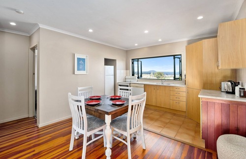 Taupo Cottage | Kaihua Lookout - Taupo Holiday Home