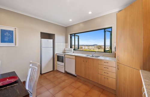 Taupo Cottage | Kaihua Lookout - Taupo Holiday Home
