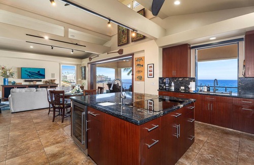 Kailua-Kona House | Kailani Vista - 3-Story Oceanfront Home w/Hot Tub, Elevator & Putting Green