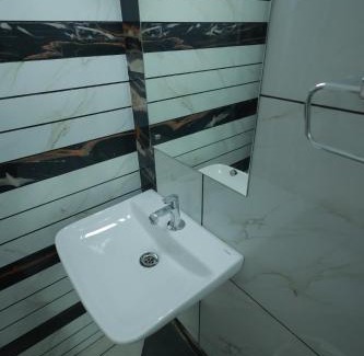 Neyyattinkara Hotel | Kailasam Residency