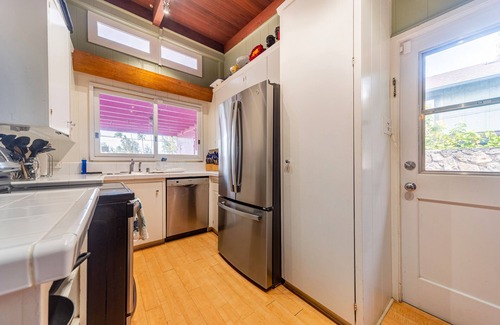 Kailua House | Kailua Beach "The Pink House" 100 Yards from Ocean