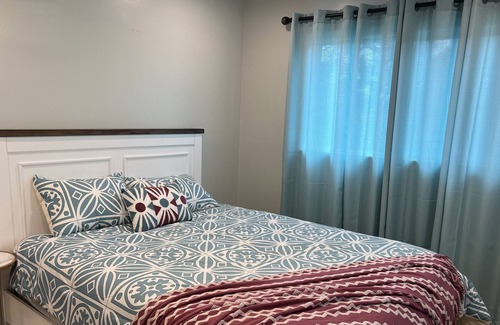 Keolu Hills House | Kailua Cottage 3 bedroom 2 bath with an office room. Minimum 30 consecutive days