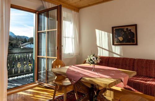 Grossgmain Apartment | "Kaiser Karl" * Ferienwohnungen