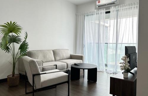 Kajang Apartment | Kajang 3-Bedroom for 6 Pax - Mart & F&B Onsite